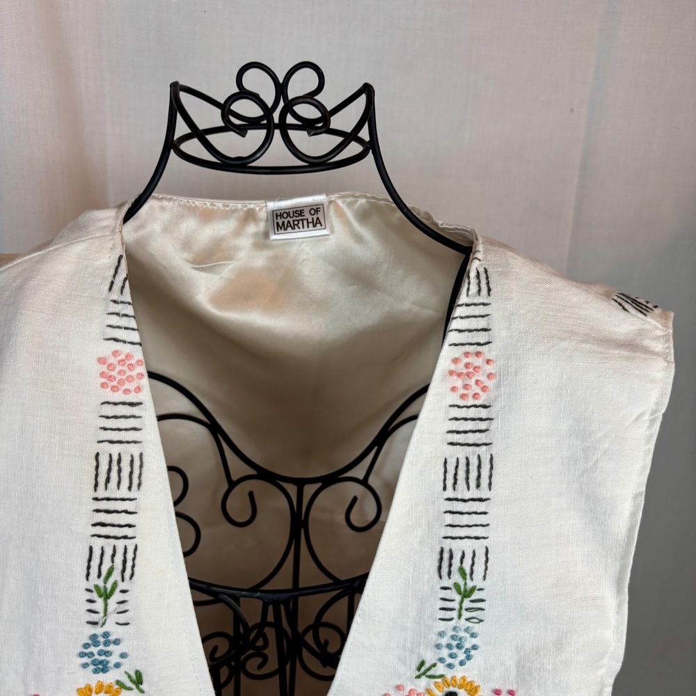 Vintage Embroidered Floral Vest White Crochet Lace Trim Cropped Handmade Sz M - Picture 4 of 16